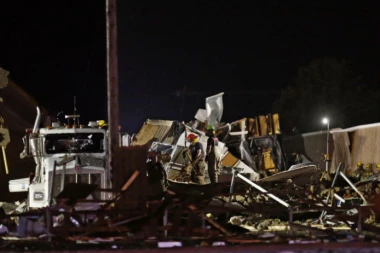 (FOTO) UŽAS U OKLAHOMI: Tornado sravnio hotel sa zemljom, spasioci izvlače preživele!
