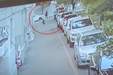 (NEVEROVATAN VIDEO) Mladić spasao dete koje je padalo petog sprata