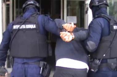 Ubica iz Novog Sada se sam odao: Krio se u napuštenom brodu, a evo šta je kumovalo njegovom hapšenju