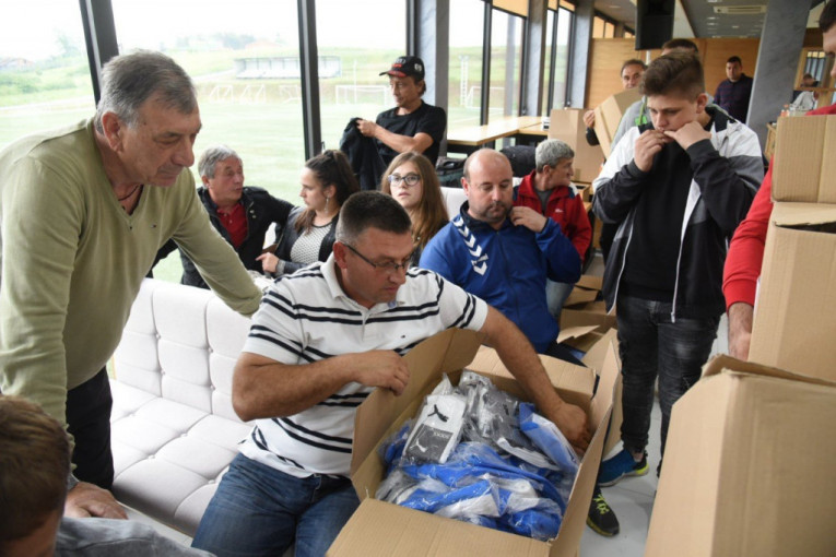 Sve oči uprte u opremu