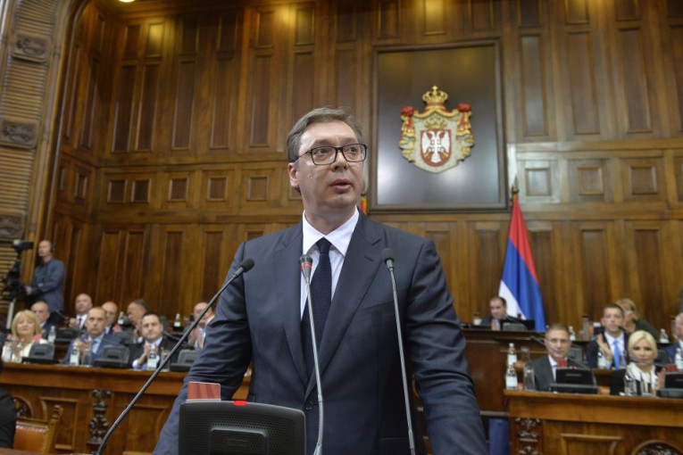 (VIDEO) Narodna skupština prihvatila izveštaj predsednika Vučića o Kosovu i Metohiji!