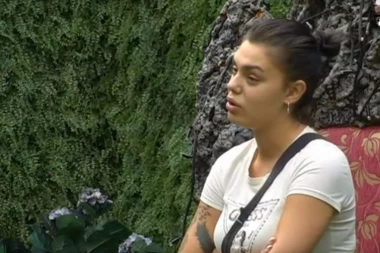 Ne može pobeći od prošlosti: Mina otputovala u Beč, a tamo je napali jer se bavila prostitucijom!