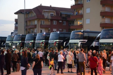 (FOTO) Grad Jagodina povela 1000 ljudi u Paraliju