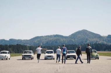 (VIDEO) TRKA KOJU ĆETE GLEDATI SA SETOM: Fića, Jugo, Peglica, Cokula, Buba i Stojadin izmerili snage!