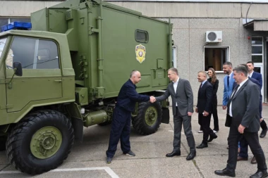 Stefanović nakon obilaska Servisnog centra MUP-a: Uštedeli smo više od 60 miliona samo u jednoj godini!