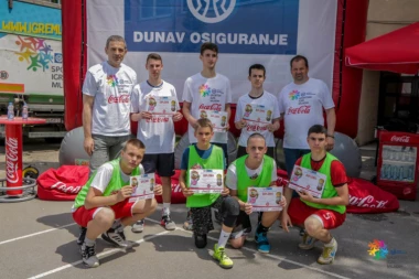 Trofejni košarkaš posetio Sportske igre mladih!