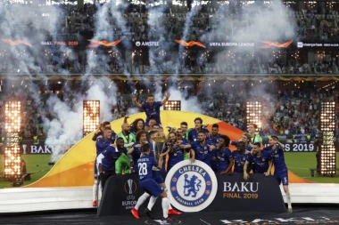 Čelsi RAZMONTIRAO Arsenal u velikom finalu za TROFEJ Lige Evrope!