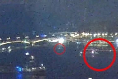 (VIDEO) Isplivao snimak stravične nesreće na Dunavu: Brodovi se sudarili između dva mosta!