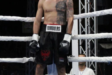 Spektakl u Hali sportova "Ranko Žeravica": Nikolić - Do poslednjeg atoma snage za šampionski pojas!