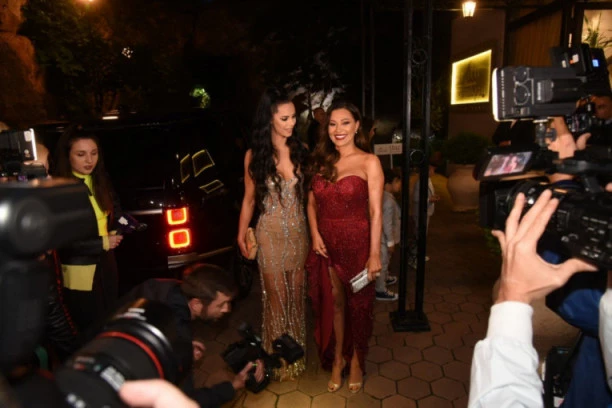 (VIDEO) Ceca usnimila Bogdanu u opuštenom izdanju: Snajka sa stomakom do zuba sprema svekrvi palačinke!