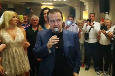 (VIDEO) Dačić obogatio muzički repertoar: Srpski šef diplomatije oduševio grčke domaćine ovim gestom!