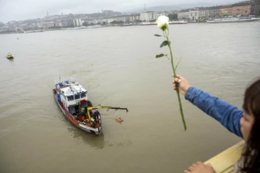 Tragedija bez kraja: Izvučeno još tela iz Dunava u Budimpešti, broj žrtava 19