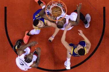 (VIDEO) Sijakam srušio Golden Stejt, Toronto poveo sa 1:0!