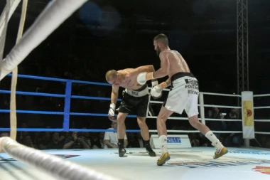 (VIDEO) Levom "ubija", desne se i sam plaši: Pogledajte trenutak kada je Veljko patosirao Hrvata