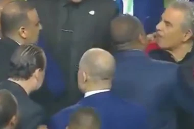 Skandal u Africi: Sudija odbio da koristi VAR, igrači napustili teren!