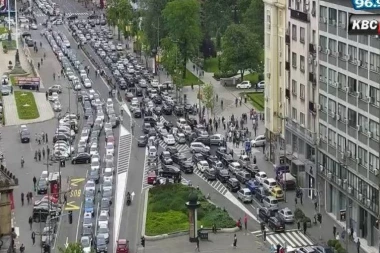 Danas totalna blokada Beograda! Taksisti kreću iz 4 pravca ka centru grada, od 12 sati teško nama