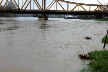 Rade Lević, preživeli sa skele čiji je prijatelj danas nestao u Zapadnoj Moravi: Teško mi je zbog Raška kao da mi nema brata