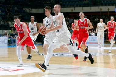 CRNO-BELI BEZ MILOSTI: Partizan RASTURIO FMP sa 38 razlike za veliko finale sa Zvezdom!