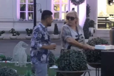 Bacili tortu Filipa Mijatova: Zorica našla tortu pa očitala lekciju Ani, a onda odbrusila uz psovke!