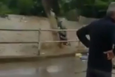 Stiglo objašnjenje iz Novog Pazara: Evo zašto je bagerista prebacivao smeće u vodu, umesto u kontejner