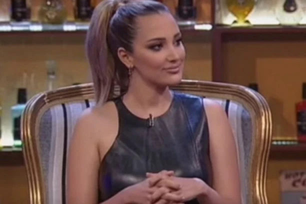 (FOTO) Istorijski trenutak: PRIJA SPREMALA PUNJENE PAPRIKE I PIRE, pa otkrila ko joj je asistirao tokom pripreme ručka!