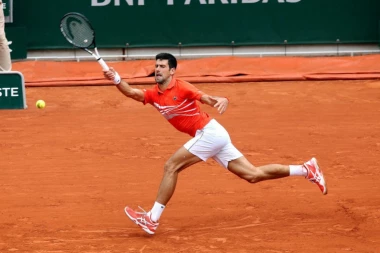 ODUVAO RIVALA: Novak je u osmini finala Rolan Garosa