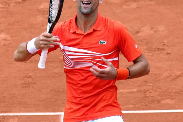 ČUVENI TURNIR POTVRDIO: Novak Đoković BEZ VAKCINE nastupa na šljaci!