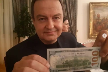 Dačić ih baš pogodio u živac: Ambasada SAD besna zbog natpisa "Kosovo je Srbija" na novčanici od 100 dolara