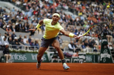 Polufinale RG za Nadala bilo šala: Otresao Federera kao staru krpu!