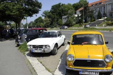 (FOTO) Skup oldtajmera na Voždovcu