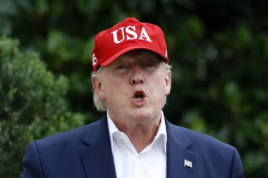 Trampov tvit šokirao astronaute: Američki predsednik tvrdi da je Mesec deo Marsa