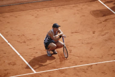 Imala je problema sa mentalnim zdravljem, a sada je šampionka Rolan Garosa: Barti je nova kraljica Pariza!