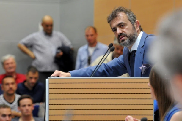 NASTAVLJEN OKRŠAJ SERGEJA I BOJKOTAŠA! VESELINOVIĆ: Napad je za svaku osudu! GRBOVIĆ: Vi ste krivi