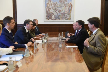 Vučić poručio Palmeru: Prenesite predsedniku Trampu da se založi za nas po pitanju Kosova