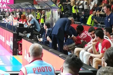 Tomić i Rivers u klinču!