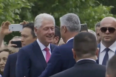 (VIDEO) Bal vampira u Prištini: Srbomrsci se vratili na mesto zločina, Šiptari ih dočekali sa oduševljenjem