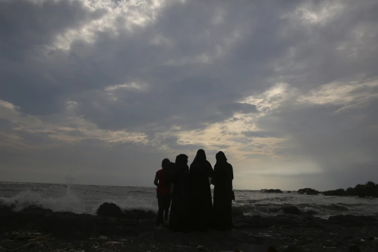 CIKLON POSEJAO SMRT U INDIJI: U državi Tamil Nadu poginulo najmanje 14 ljudi, život PARALISAN, škole pretovrene U SKLONIŠTA