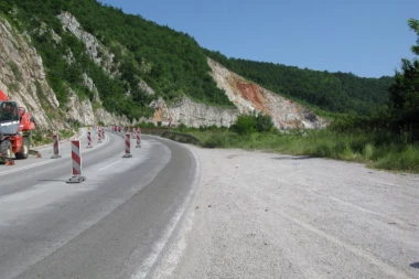 (FOTO) Filmsko spasavanje kod Đetinje: Survao se niz strminu od 150 metara, jauci odjekivali kanjonom, jedva ga izvukli!