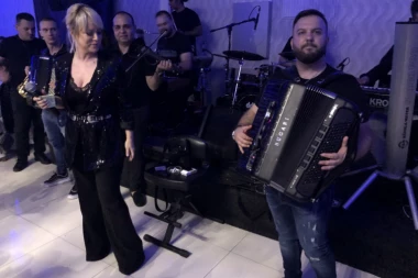 Humanost na delu: Zvezde svirale i pevale za Jelenu!