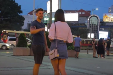 (VIDEO) ENGLEZ NAPRAVIO PRLJAVI BIZNIS U BEOGRADU: Dovodi strance da imaju s*ks sa Srpkinjama - spopadaju devojke nasred ulice i sve snimaju