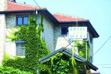 Policija upala u najveću javnu kuću na Srbiji: Maloletnicu terali na seks sa političarima!