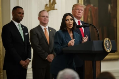 Porno-zvezda u Beloj kući: Šef SAD odao veliku počast Kardašijanovoj