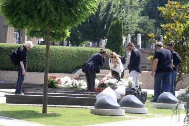 Kolege na pomenu Milorada Mandića Mande: Tri godine od smrti velikog glumca!