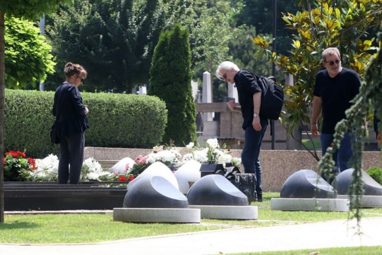 Kolege na Mandinom pomenu