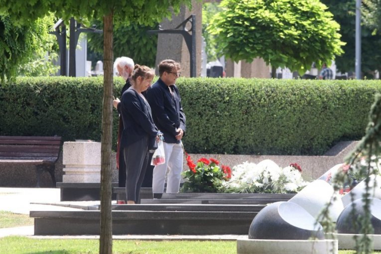 Kolege na Mandinom pomenu