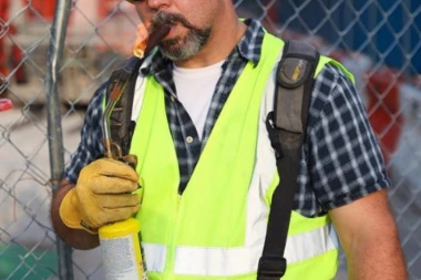 Građevinac "objasnio" šta je "influenser" na Instagramu