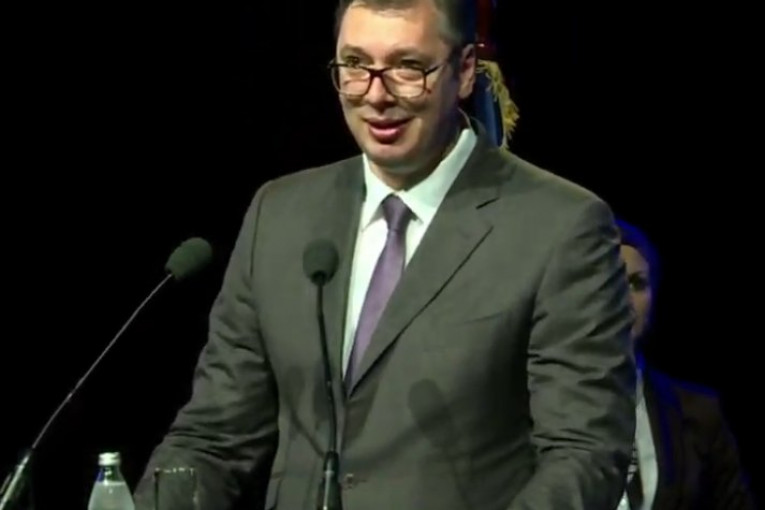 (VIDEO) Vučić pripadnicima MUP: Vi radite najteži posao, posao za ljude koji rizijuku sve!