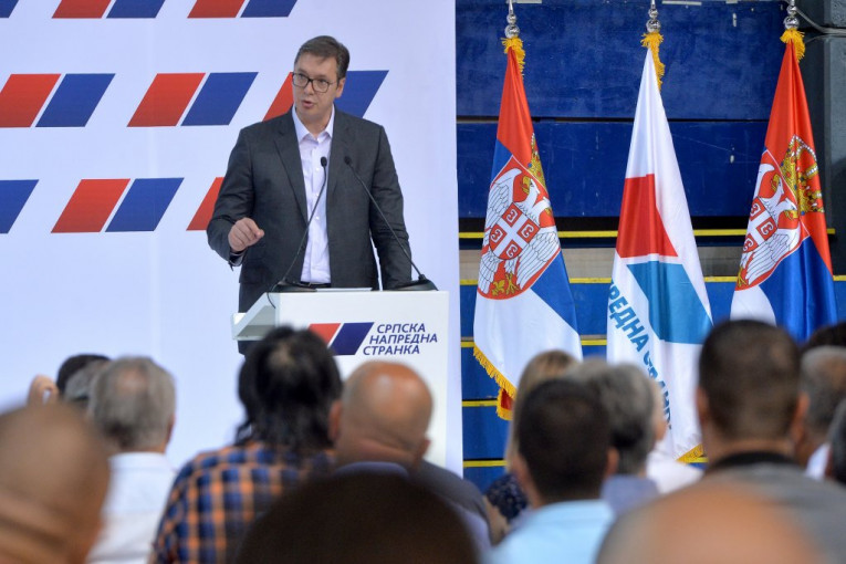 Vučić na sednici GO SNS: Ne sme da ima podela u najjačoj stranci u regionu! Spremite se za promene, hoću mlade ljude pune znanja i ideja!