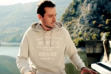 (FOTO) DRAMA SE NASTAVLJA! Pevač preležao koronu, sad ponovo završio u BOLNICI!