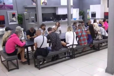 Sad smo sve čuli: Učesnica Zadruge želi zauvek da napusti rijaliti zbog bubuljice!